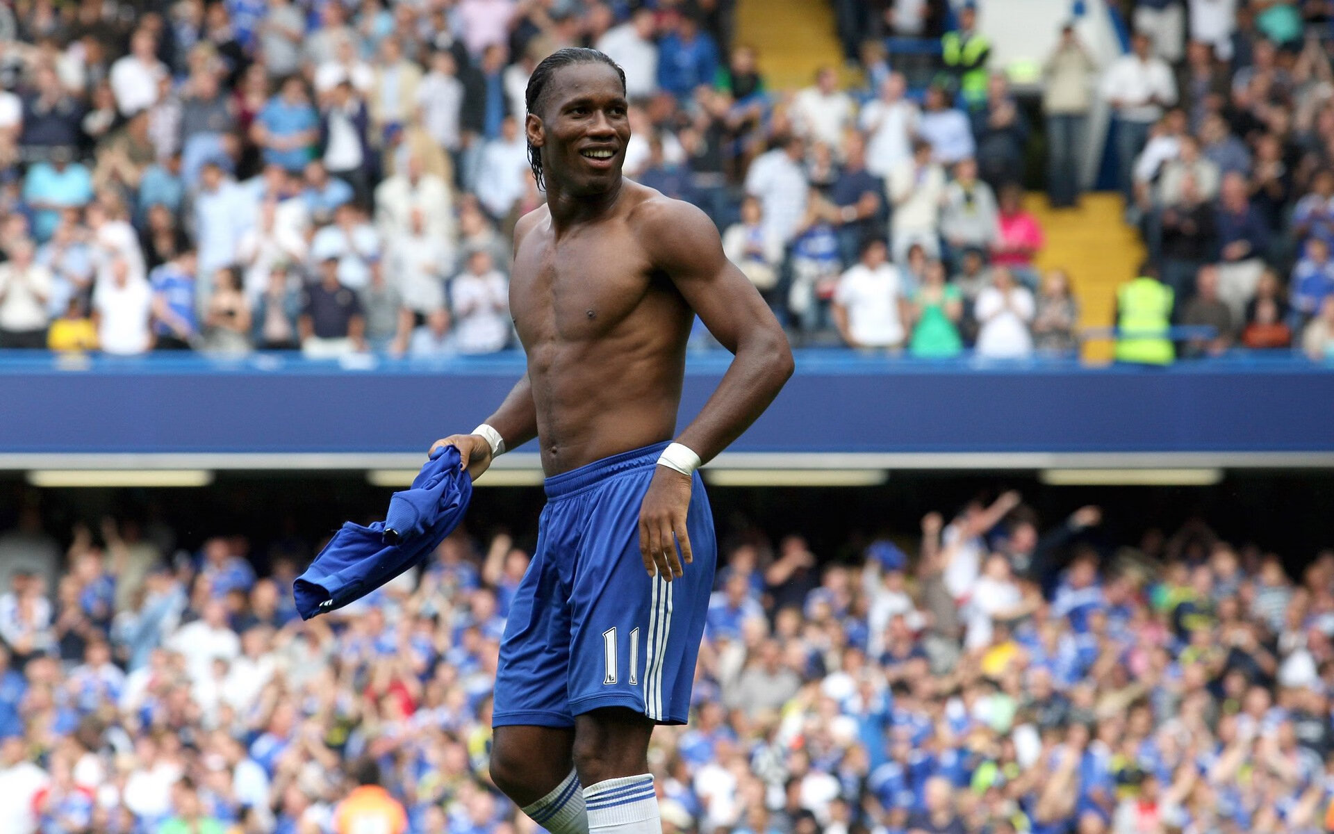 恩多比·恩乔:南非队的一名出色战术大师,创造了无数进攻机会