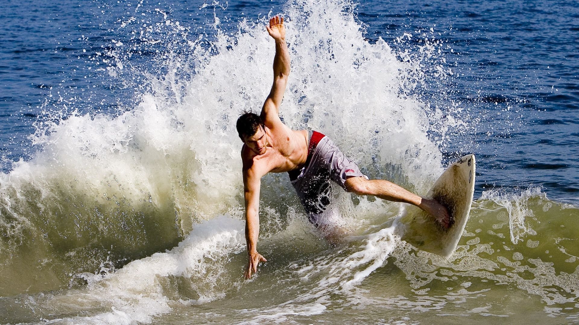 朝鲜水球攻防转换迅速，朝鲜 球场